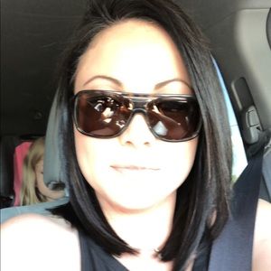 Meet your Posher, Laura